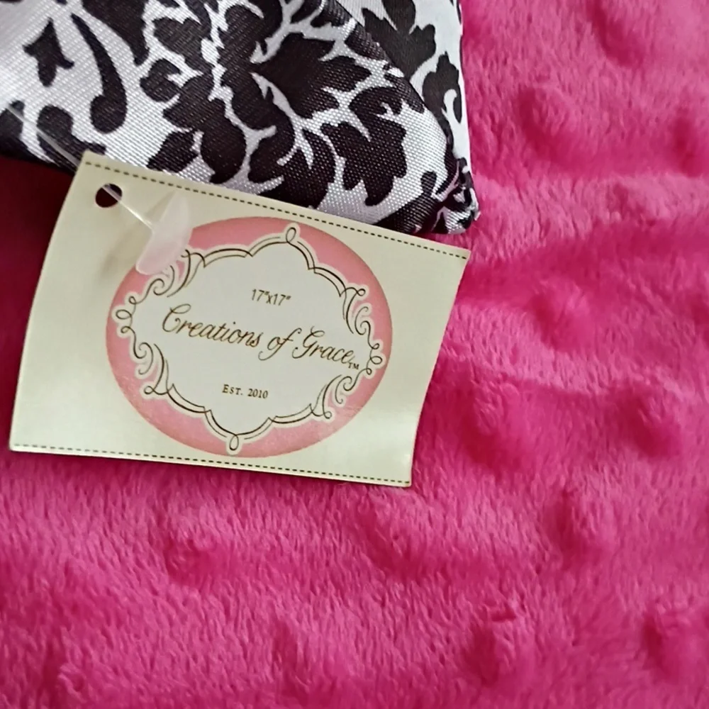 Pink and Black Patterned Baby Blanket NWT Room Accent - Picture 4 of 6